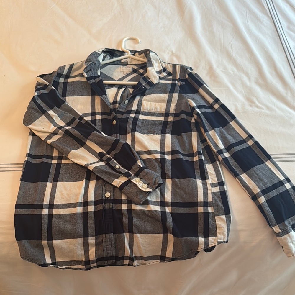 Women’s Plaid Button Up